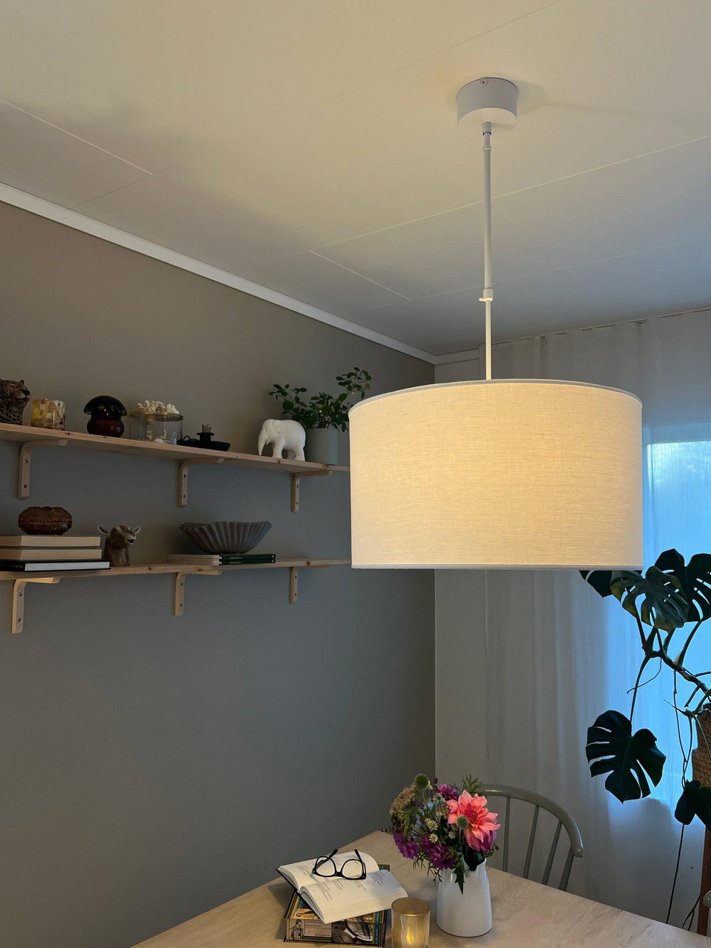 Sara taklampa linne - Vit metall takkopp - PR Home - Ljusvaruhuset