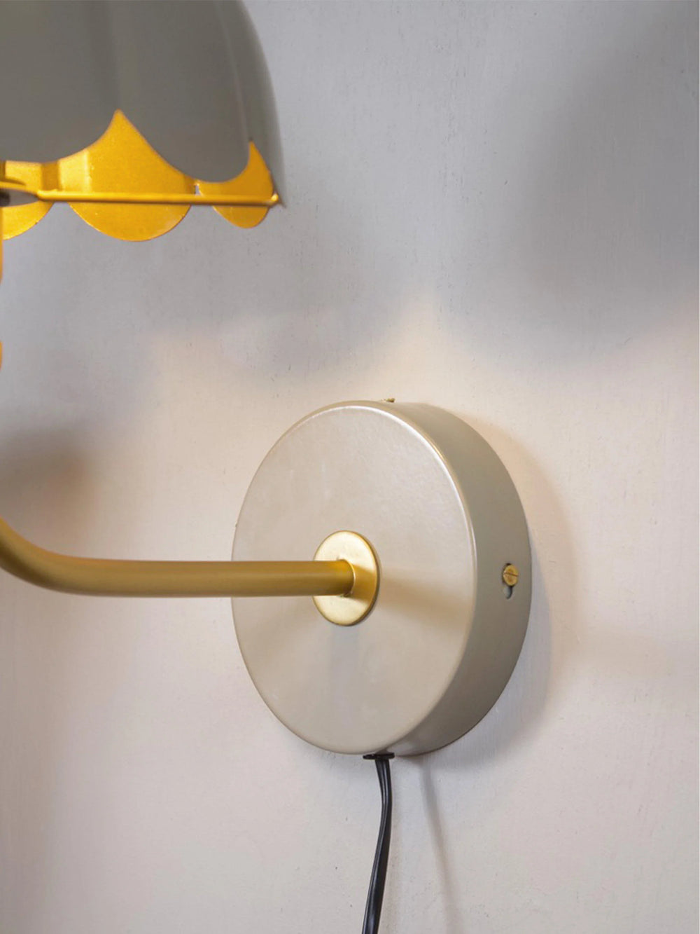 Wells vägglampa - Beige/guld 21cm - PR Home - Ljusvaruhuset