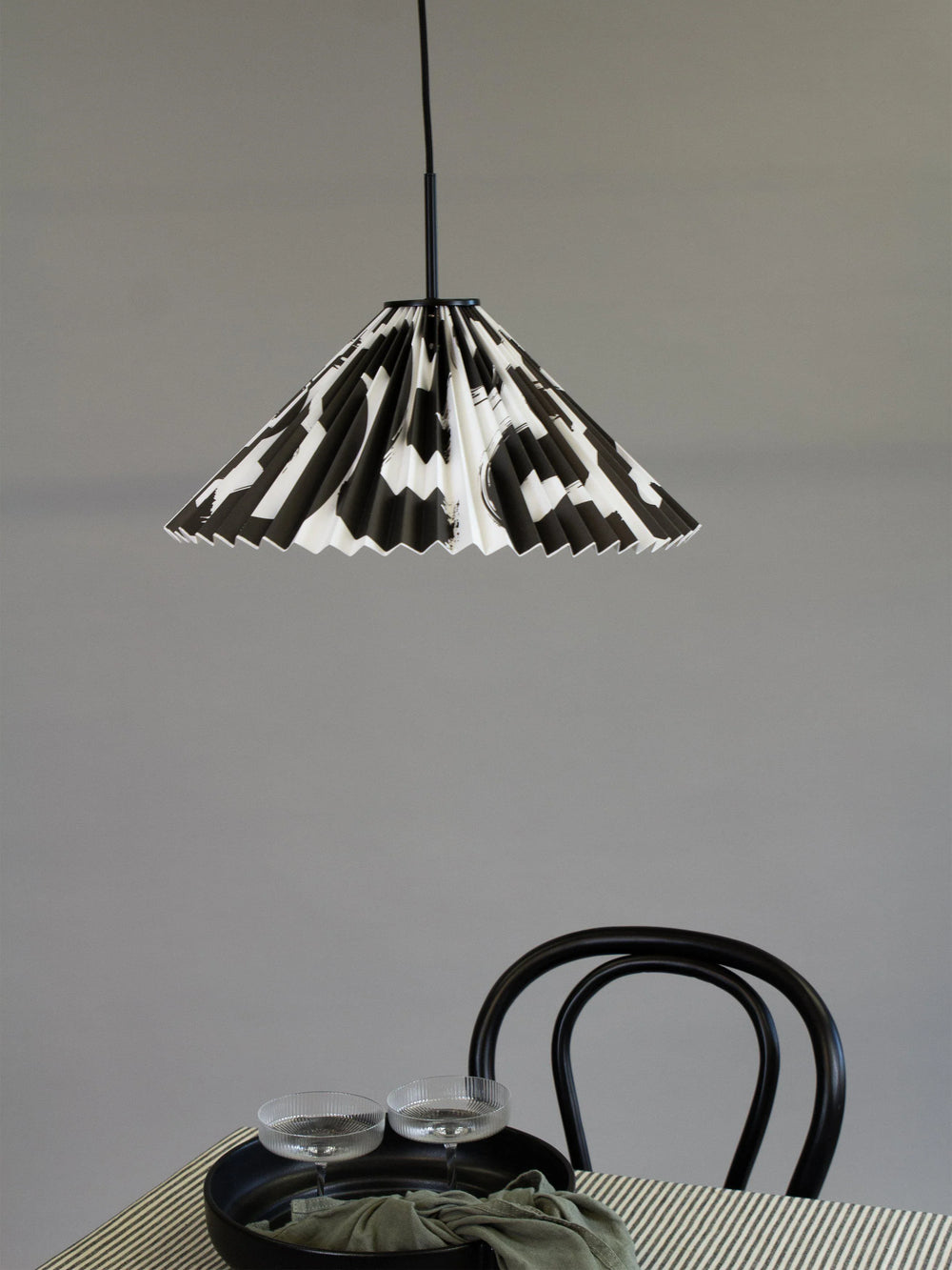 Polly Taklampa - Svart/vit 45cm - PR Home - Ljusvaruhuset