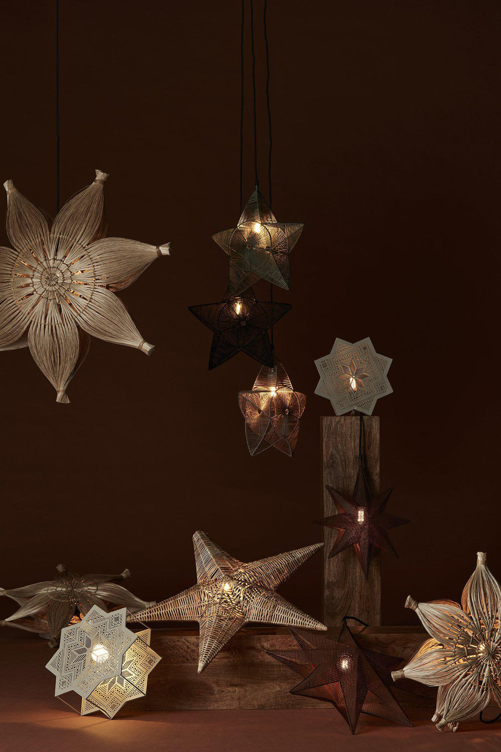 Regina Star - Svart 40cm - PR Home - Ljusvaruhuset