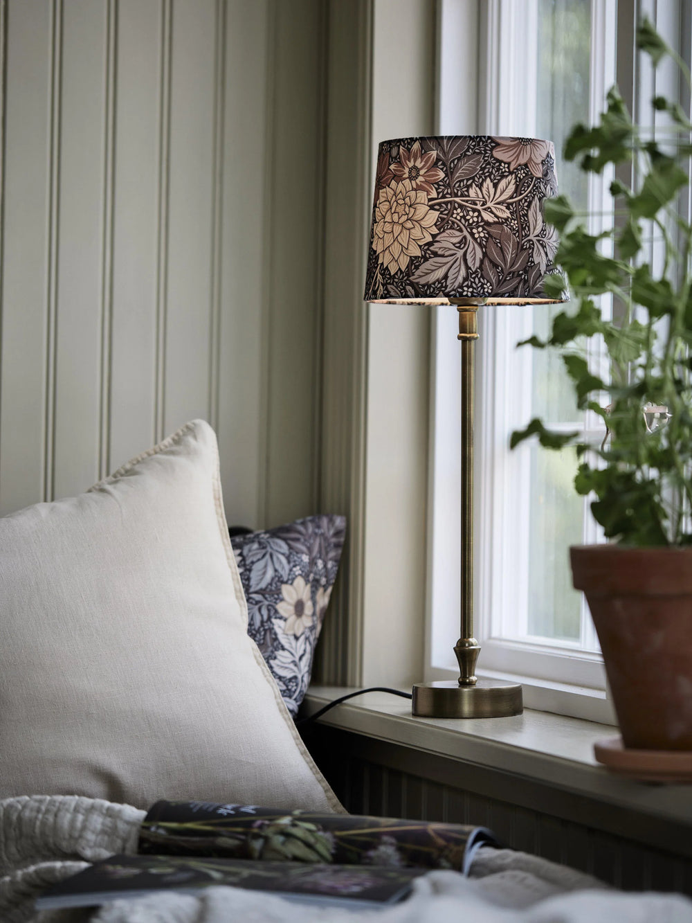 Sofia Lampskärm - Dahlia Brun 20cm - Borås tapeter - Ljusvaruhuset