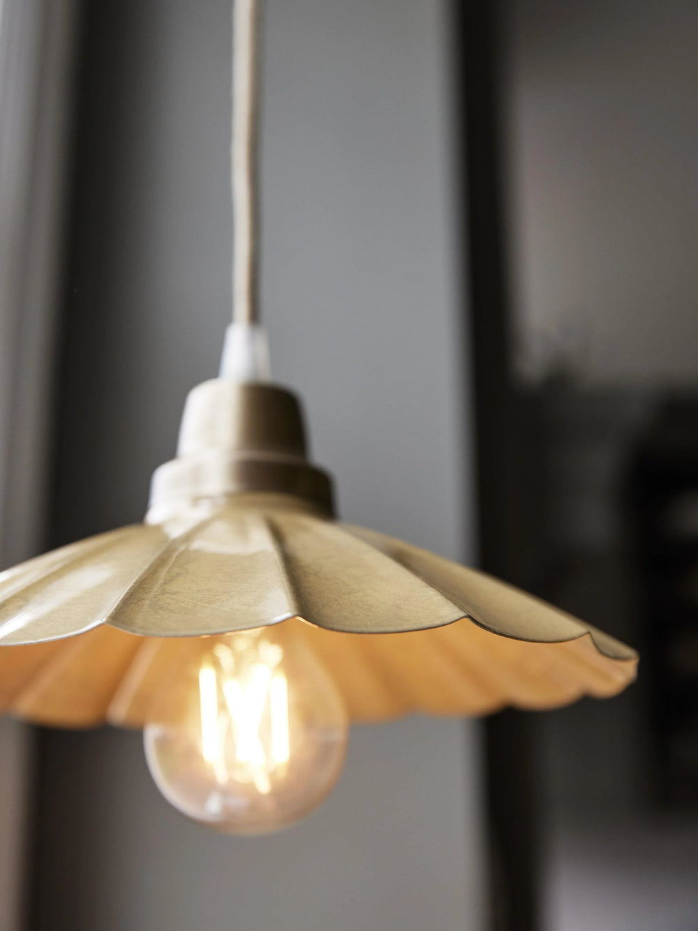 Ester fönsterlampa - Gul 24cm - PR Home - Ljusvaruhuset