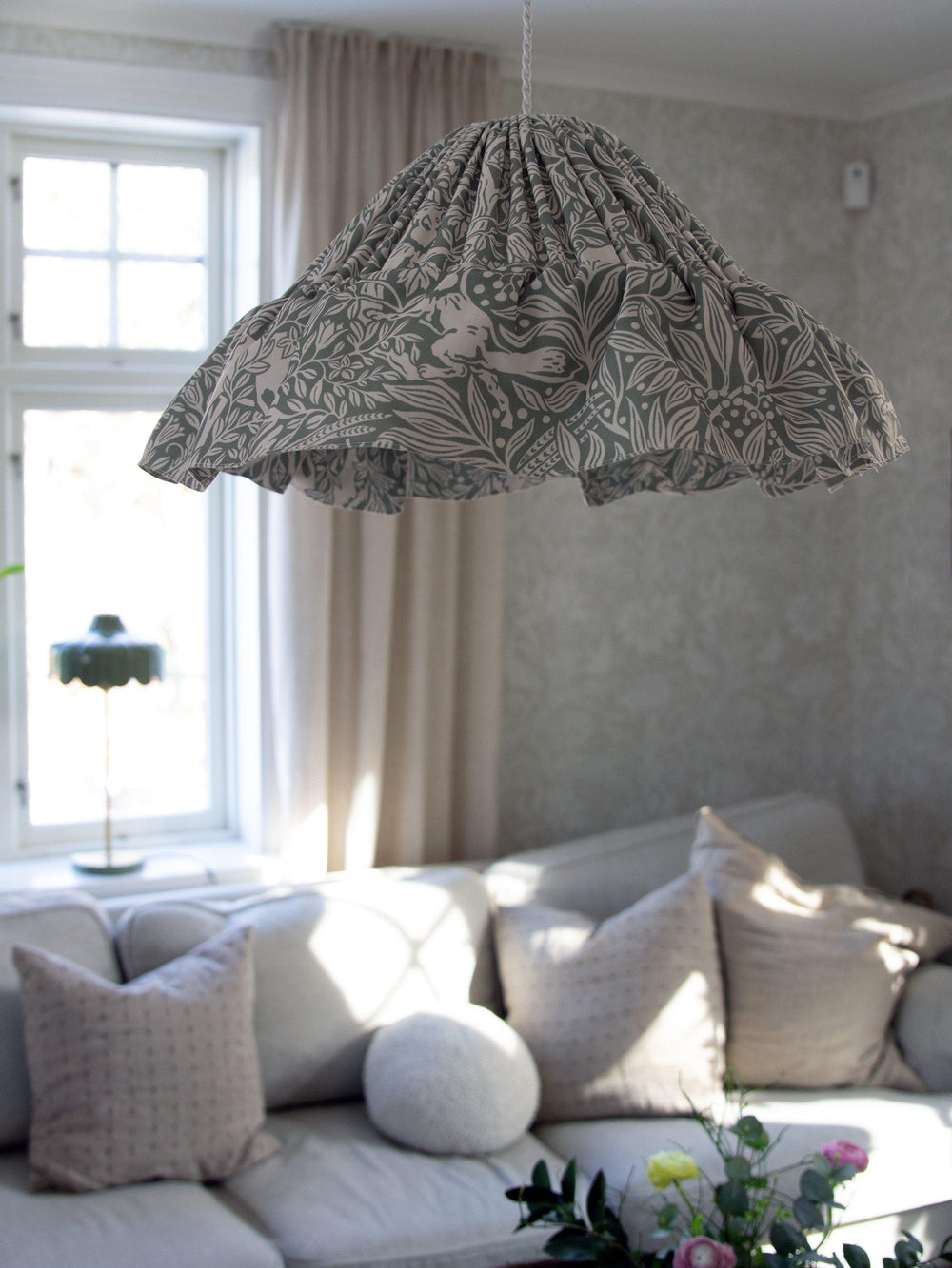 Stina Taklampa - Eldertree Grön 40cm - Borås tapeter - Ljusvaruhuset