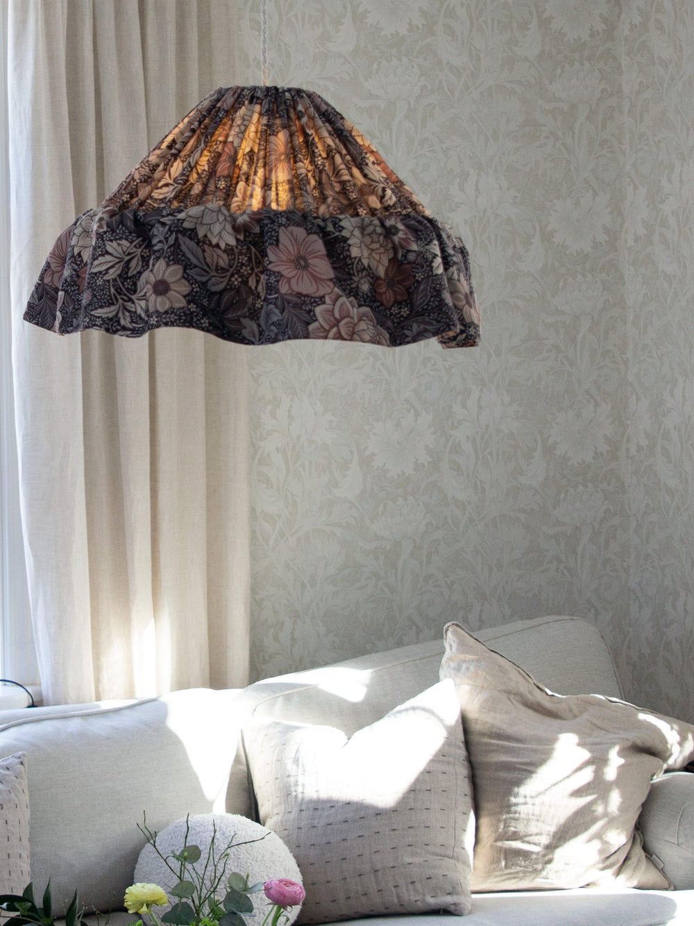 Stina Taklampa - Dahlia Brun 40cm - Borås tapeter - Ljusvaruhuset