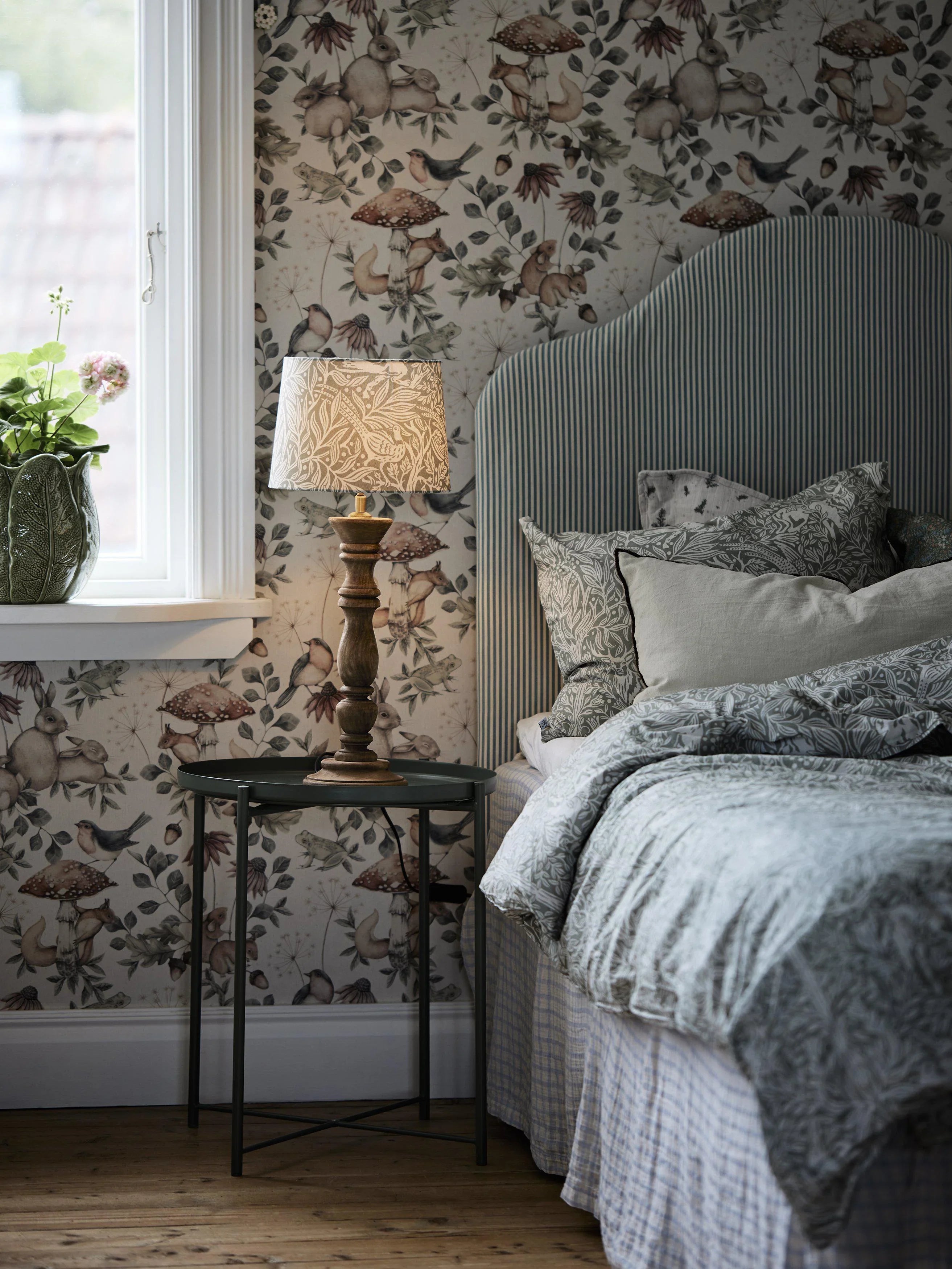 Lodge bordslampa - Eldertree Grön - Borås tapeter - Ljusvaruhuset