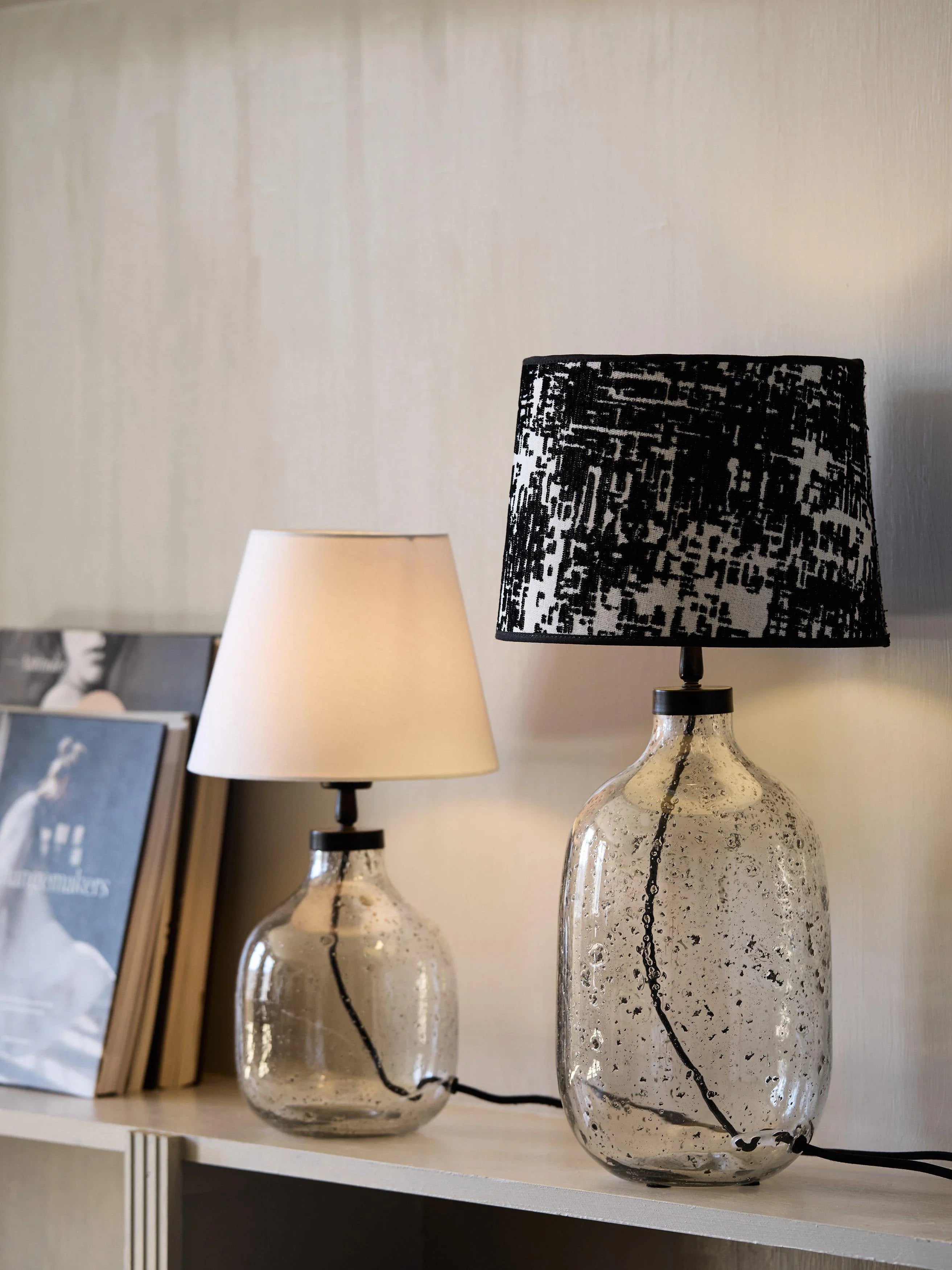 Groove bordlampa - Clear/foileffect 30c - PR Home - Ljusvaruhuset