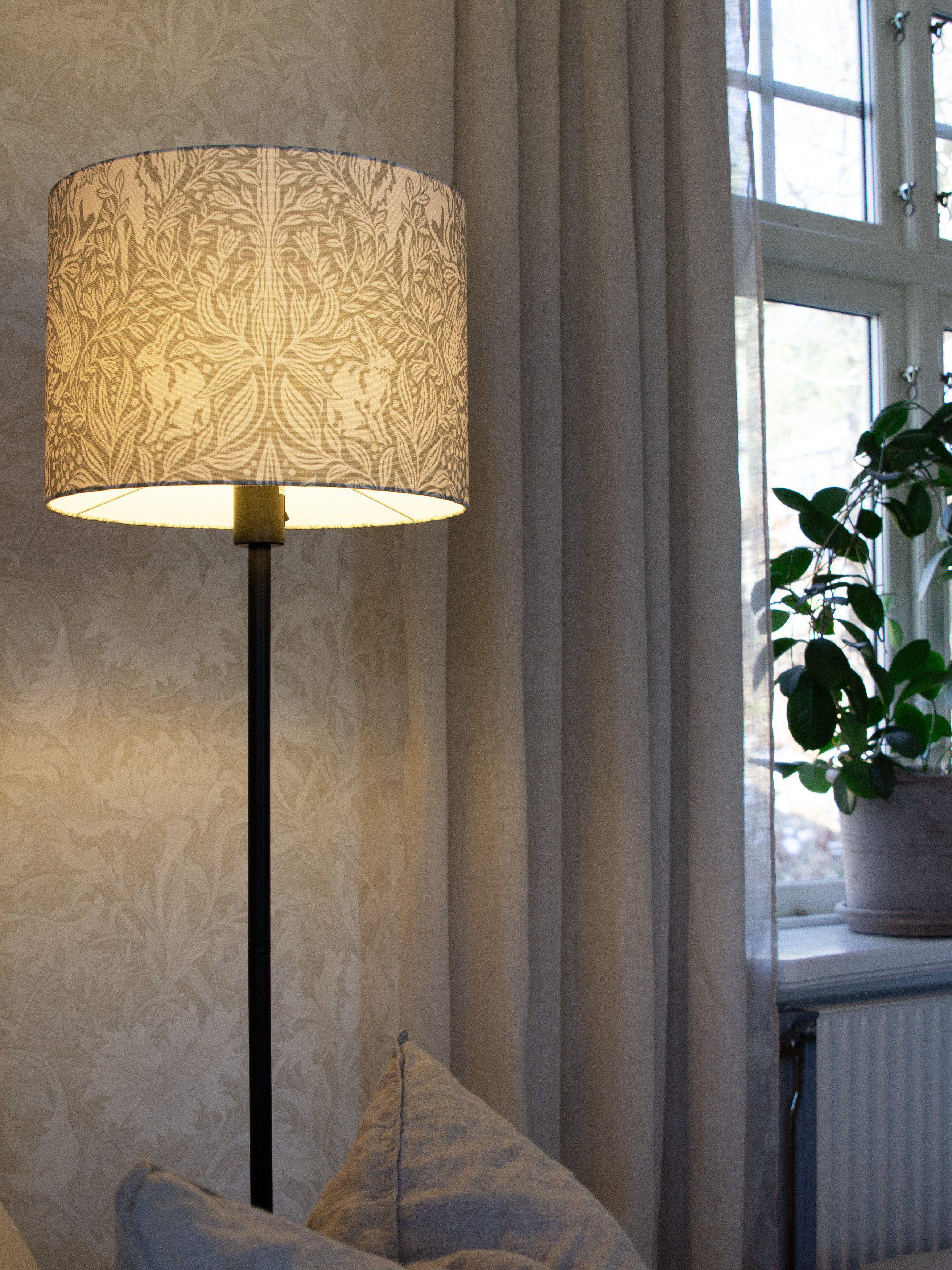 Sara Lampskärm - Eldertree Grön 35cm - Borås tapeter - Ljusvaruhuset