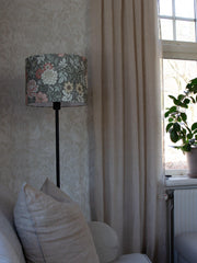 Sara Lampskärm - Dahlia Grön 35cm - Borås tapeter - Ljusvaruhuset