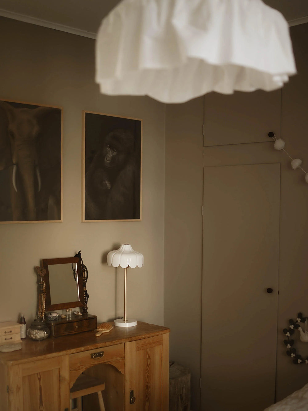 Wells bordslampa - Vit/guld 50cm - PR Home - Ljusvaruhuset