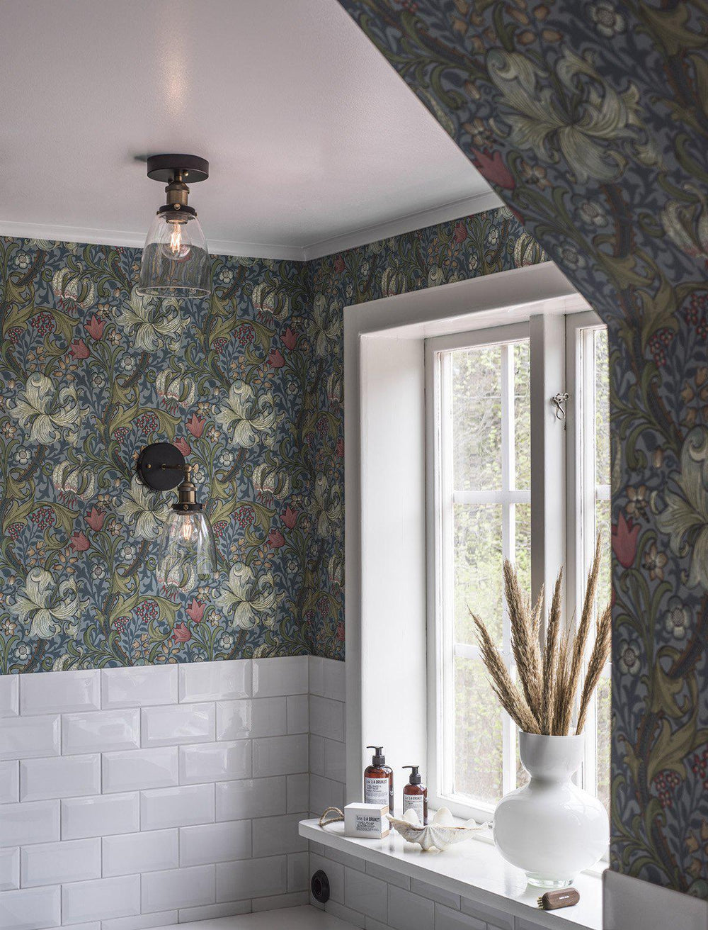 Lambda vägglampa - Svart, Opal 18cm - PR Home - Ljusvaruhuset