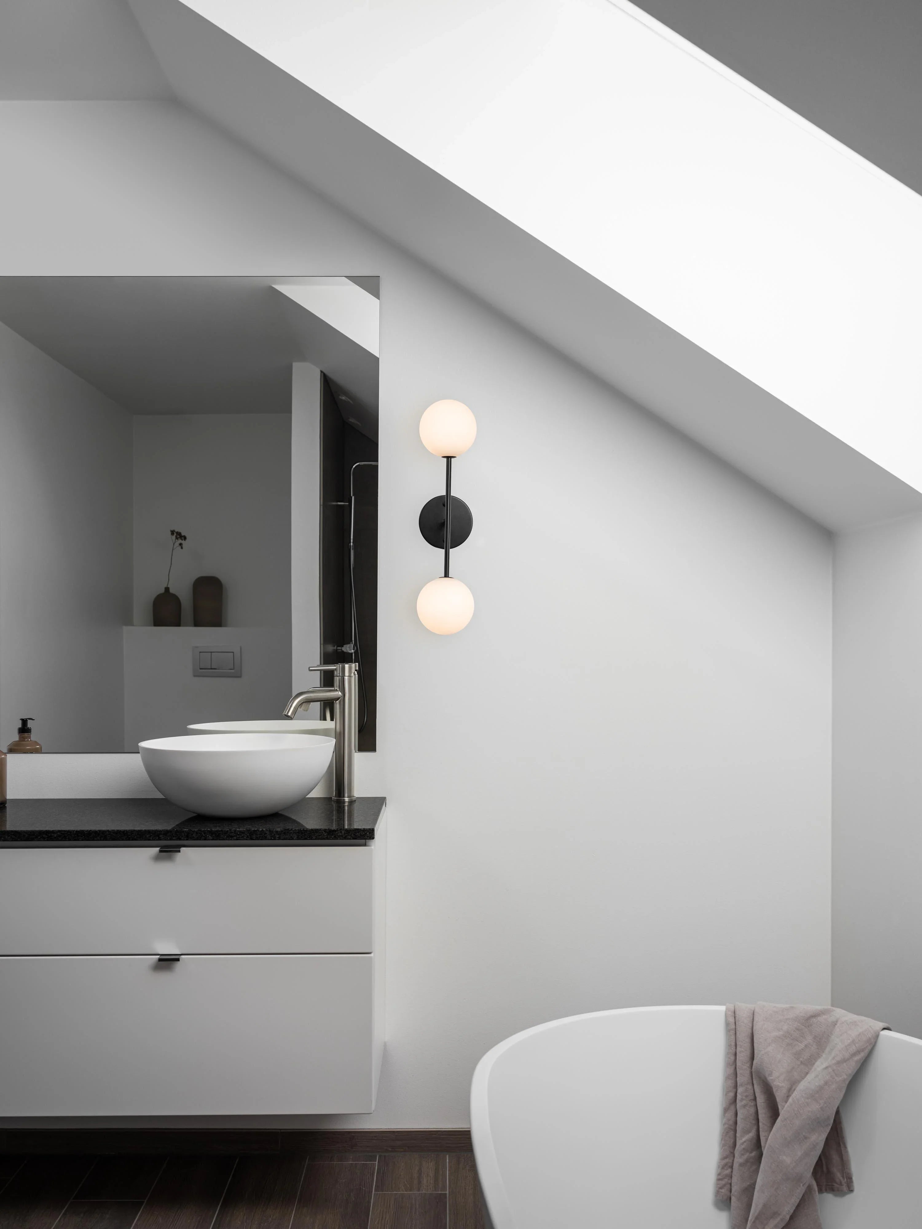 Sigma D vägglampa - Svart Opal, 49cm - PR Home - Ljusvaruhuset