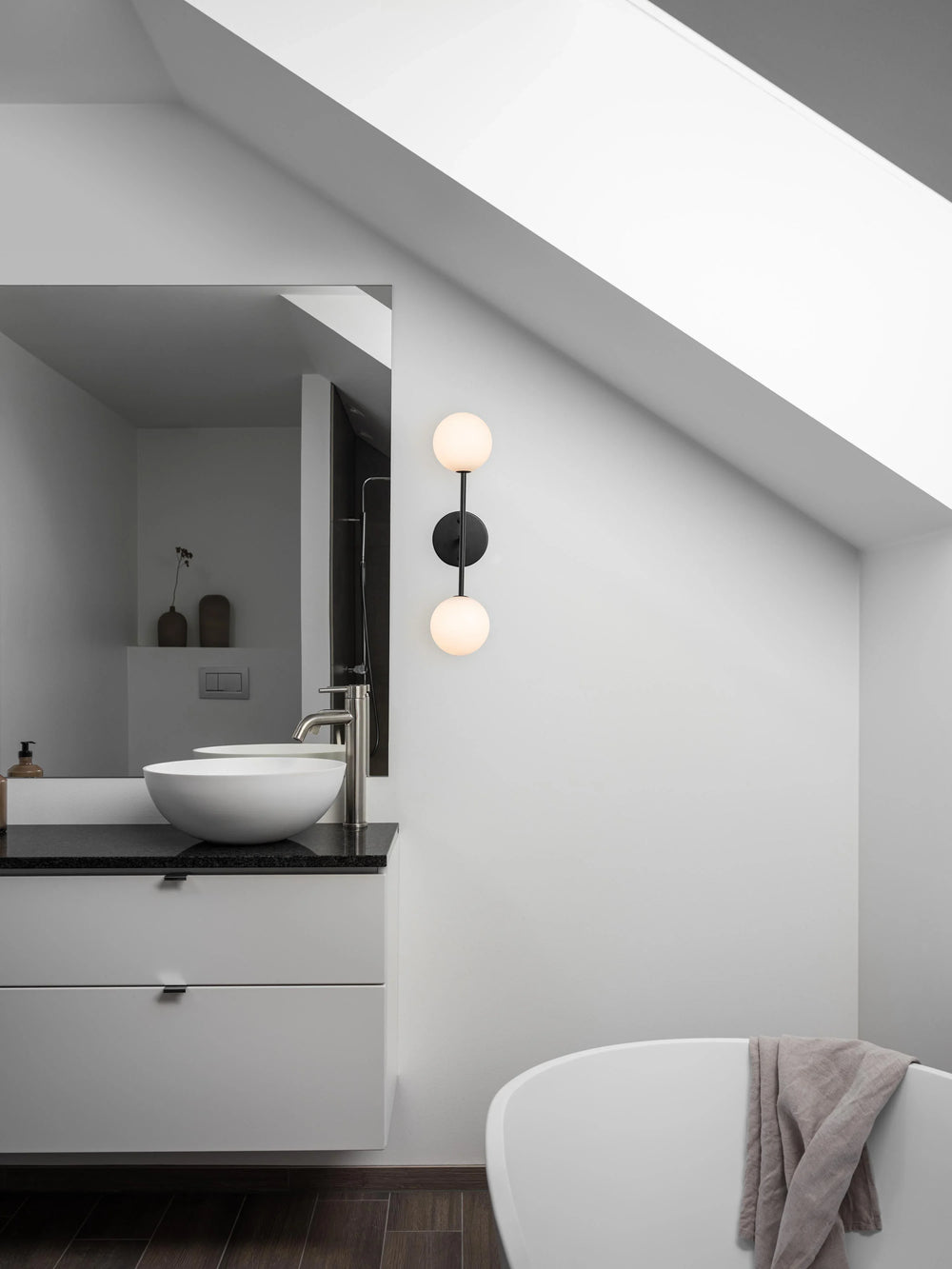 Sigma D vägglampa - Svart Opal, 49cm - PR Home - Ljusvaruhuset