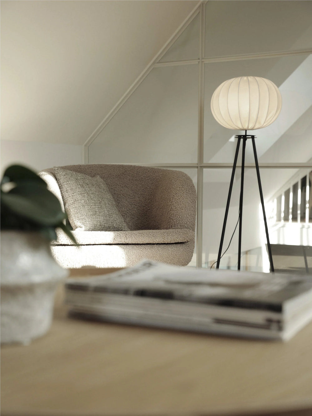 Base golv tripod - Matt svart 125cm - PR Home - Ljusvaruhuset