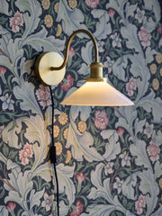 Axel Vägglampa - Opal 25cm - PR Home - Ljusvaruhuset