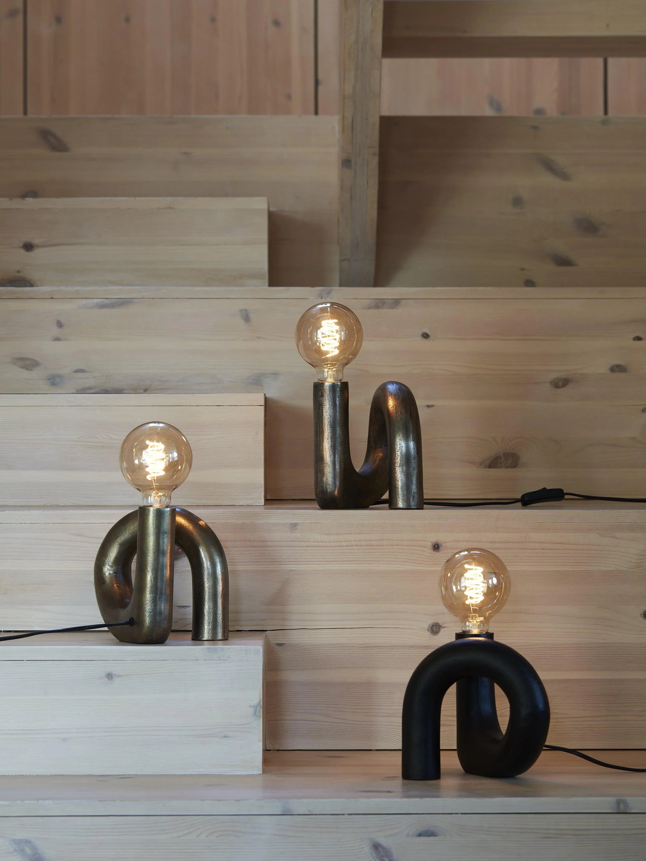 Notice Swirl lampfot - Råsvart 18cm - PR Home - Ljusvaruhuset